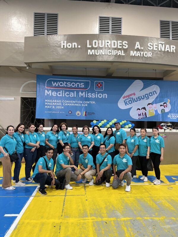 Employee and volunteer moms join Watsons' Alagang Pangkalusugan Medical Mission in Camarines Sur